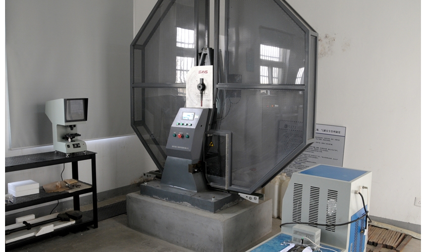 Charpy impact testing machine